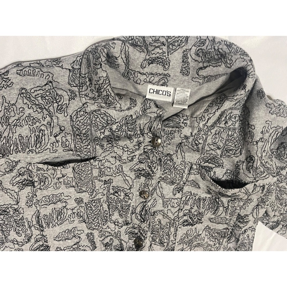 Chico's Jacquard Knit Shirt Jacket Gray & Black Leaf Pattern Button Font Size 3 - Picture 10 of 14